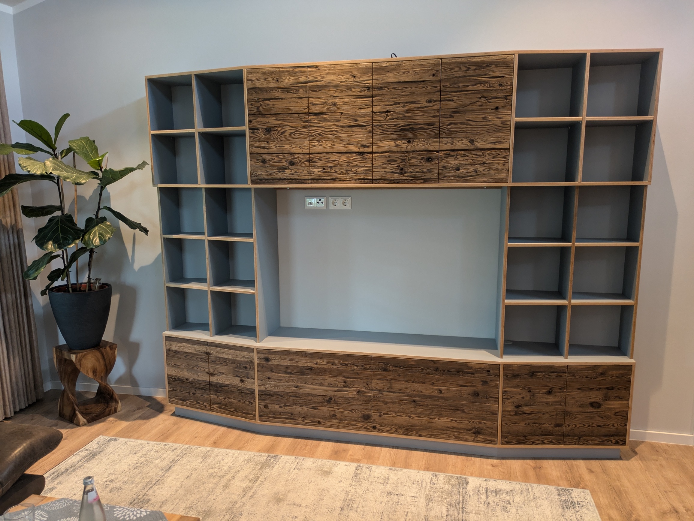 Moderne Wohnwand in zeitlosem Design